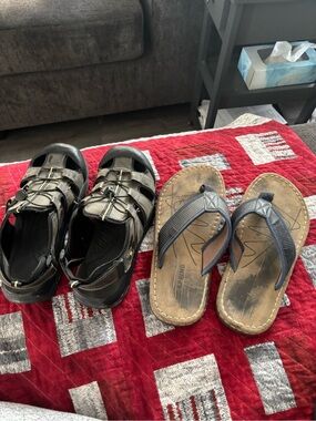 2 Pairs of men’s sandals and flip flops both size 8